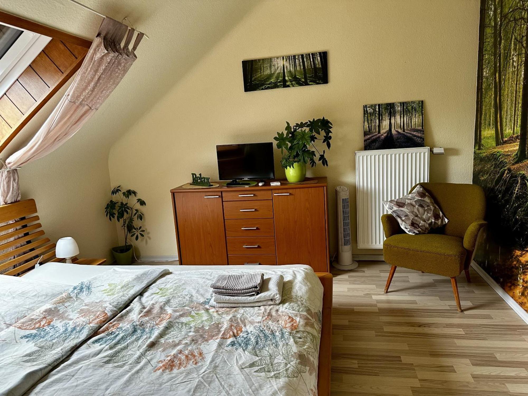 Haus Alt - Ferienwohnung Illingen  Екстер'єр фото